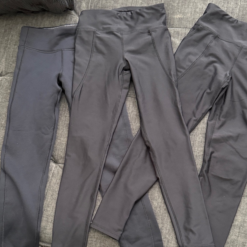 Bundle of 3 Old Navy Leggings - size 8